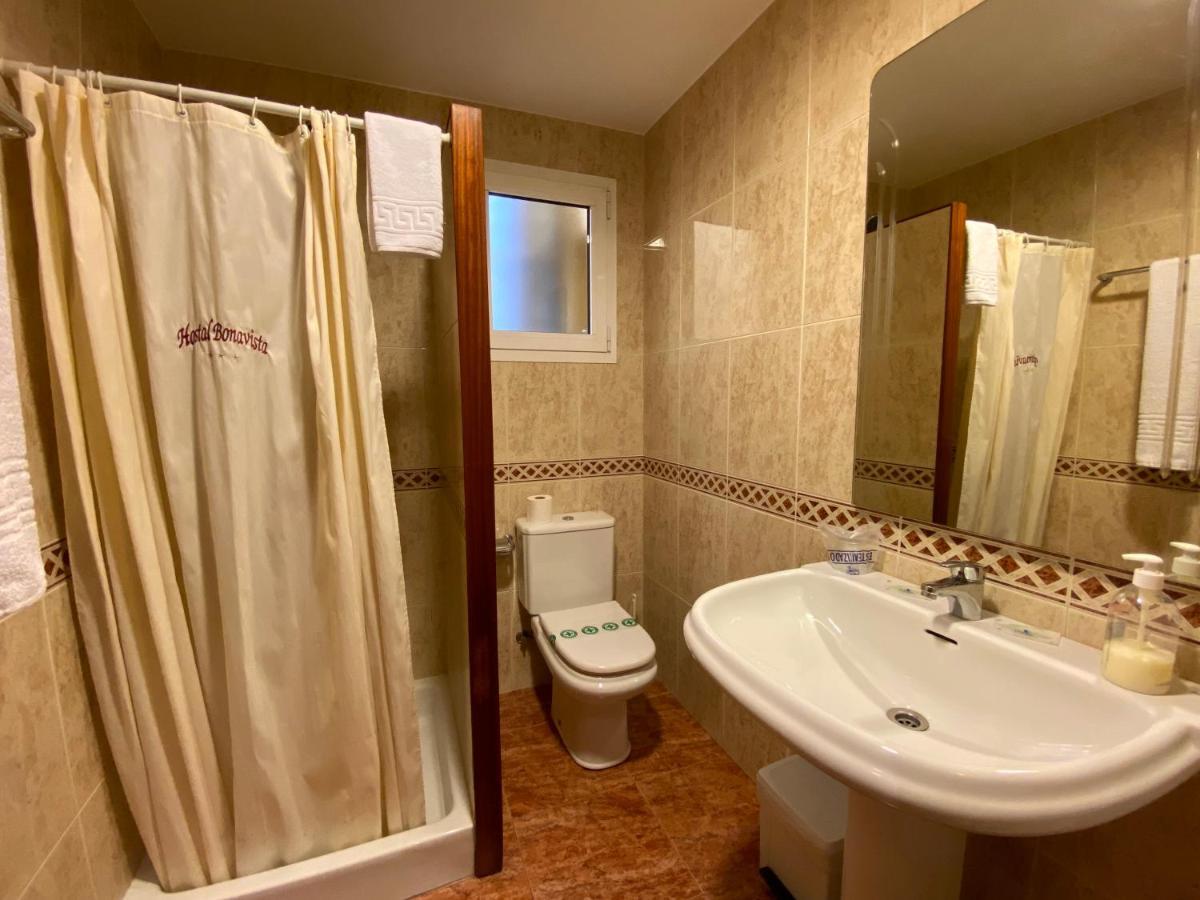 Hostal Bonavista Cervera  Buitenkant foto